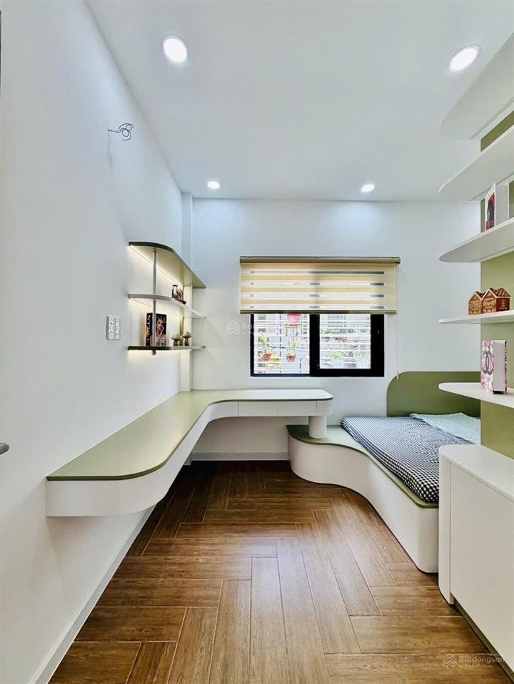 Bán nhà nhỏ tiền 3 tầng đầy đủ công năng 4 phòng ngủ wc riêng từng phòng