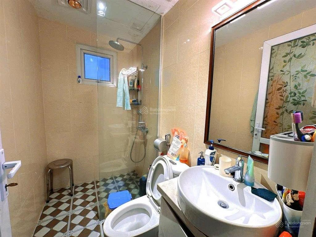Bán căn hộ ct2a tđc hoàng cầu, đống đa, 91m, full nội thất cao cấp, 2pn, giá 9,9 tỷ