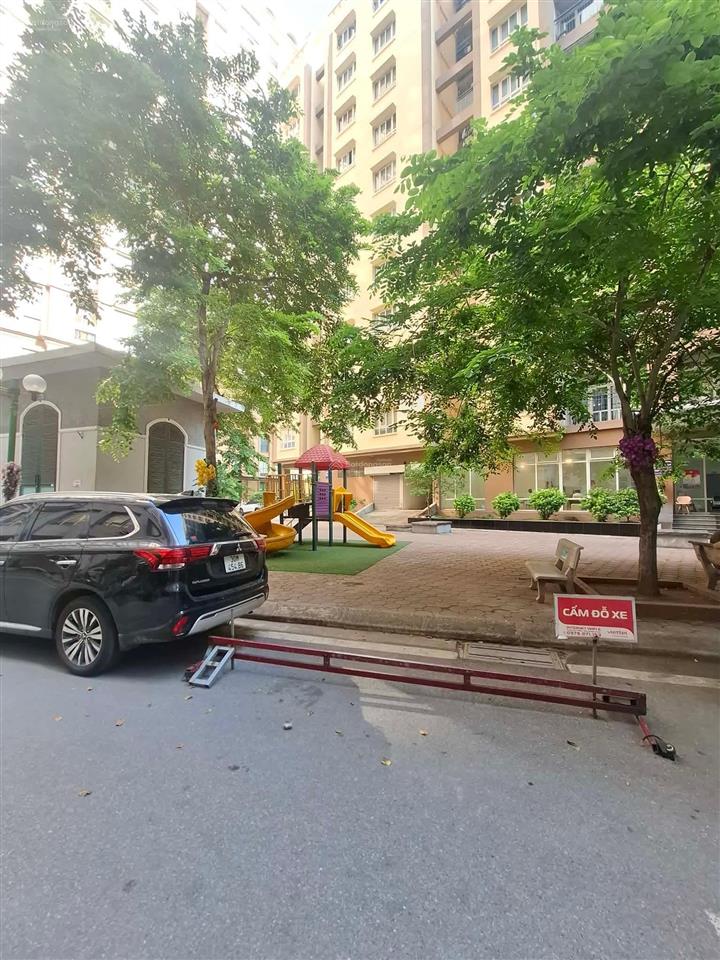 Bán căn hộ ct2a tđc hoàng cầu, đống đa, 91m, full nội thất cao cấp, 2pn, giá 9,9 tỷ
