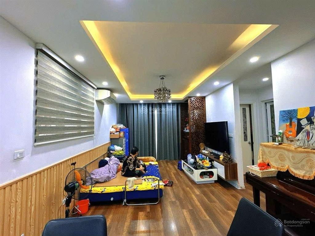 Bán căn hộ ct2a tđc hoàng cầu, đống đa, 91m, full nội thất cao cấp, 2pn, giá 9,9 tỷ