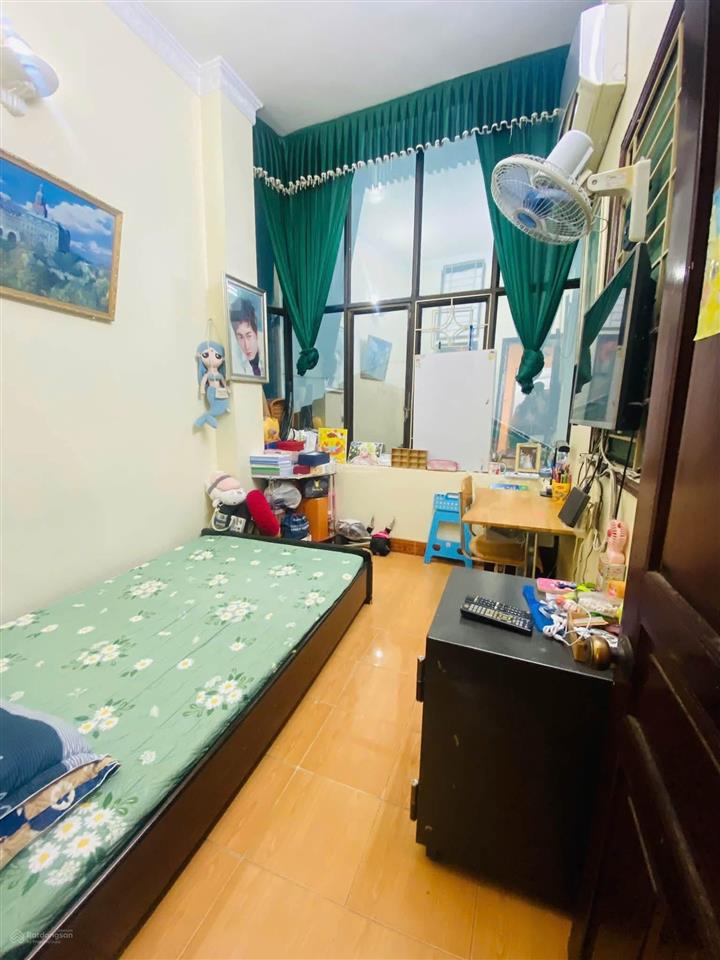 Bán nhà tây sơn  đống đa, diện tích 43m x 4 tầng mặt tiền 5,8m giá 15 tỷ