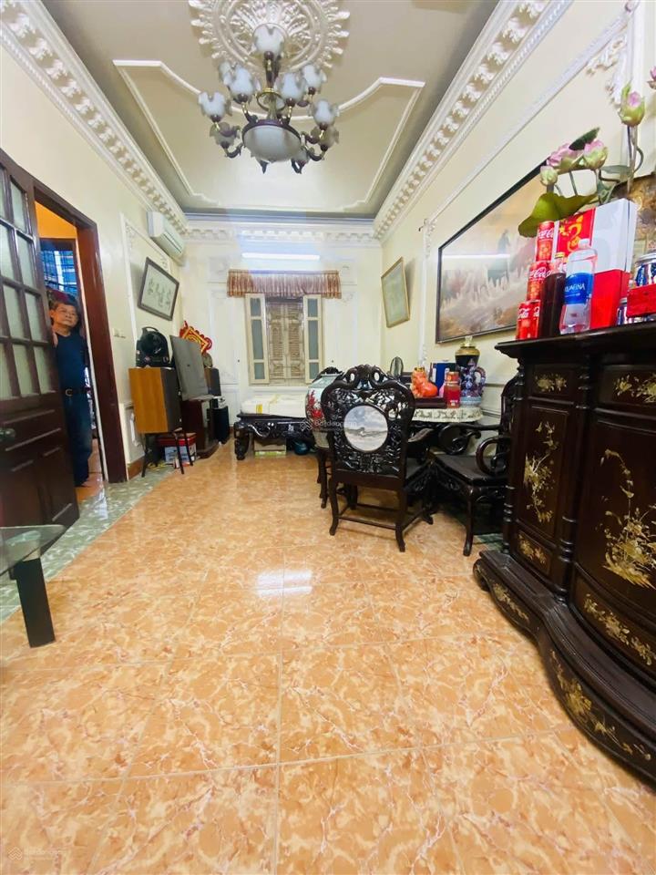 Bán nhà tây sơn  đống đa, diện tích 43m x 4 tầng mặt tiền 5,8m giá 15 tỷ