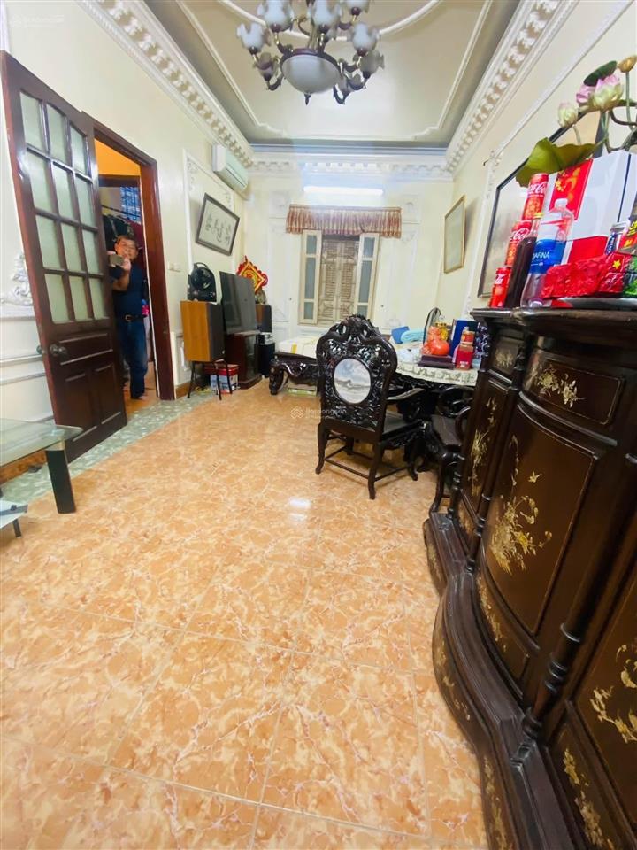 Bán nhà tây sơn  đống đa, diện tích 43m x 4 tầng mặt tiền 5,8m giá 15 tỷ
