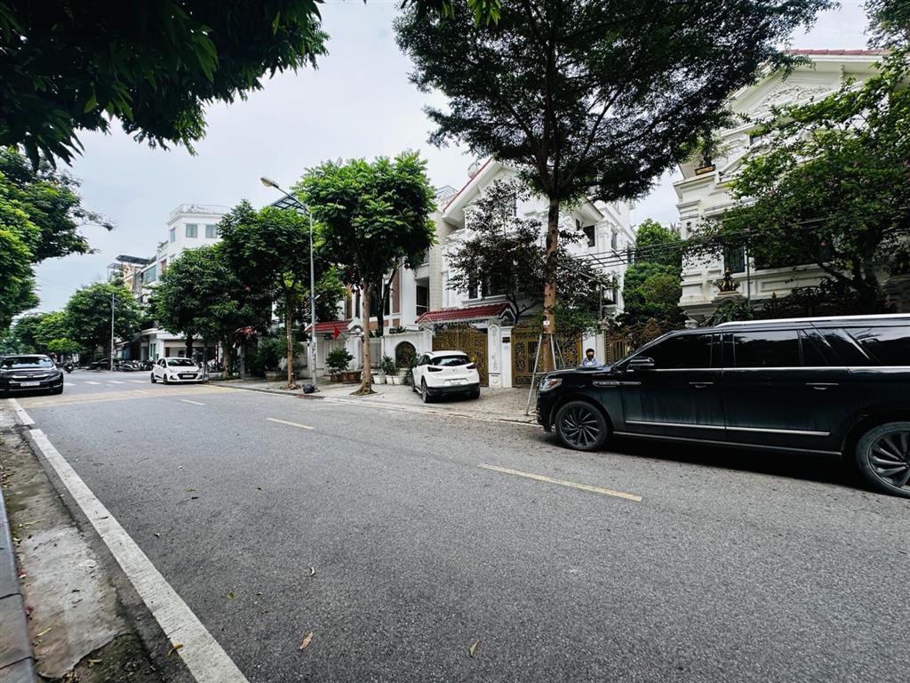 Bán biệt thự song lập kđt văn phú, hà đông, 201m, 4 tầng, mặt tiền 10m giá 35 tỷ