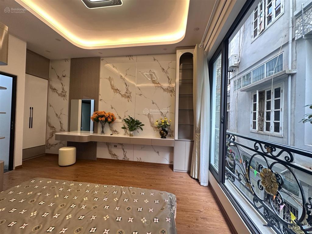 Bán nhà tô vĩnh diện, thanh xuân, 50m2 x 5 tầng, thang máy, ô tô qua nhà, giá 18 tỷ