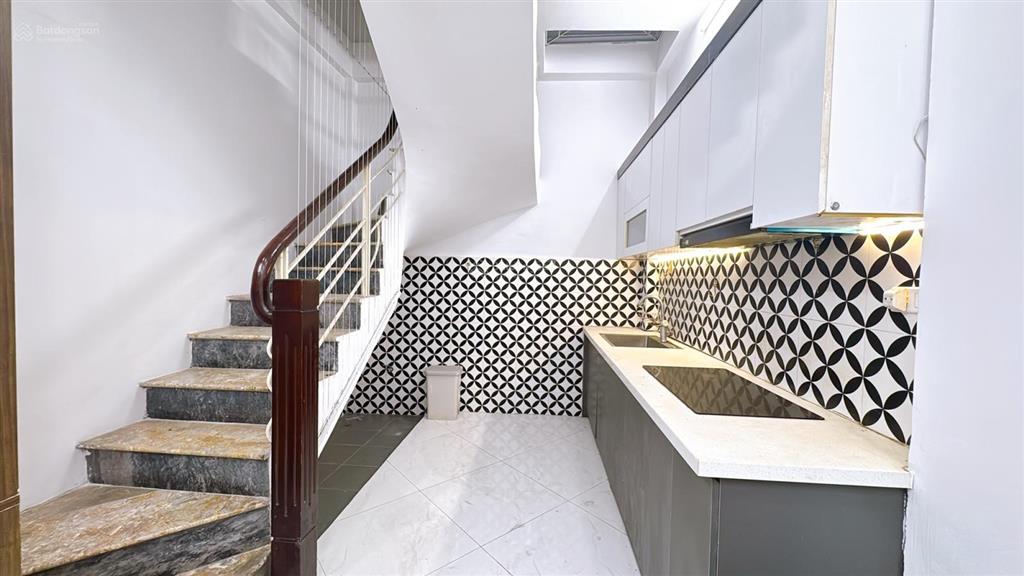 Bán nhà ngõ 72 nguyễn trãi, thanh xuân, 26m x 5 tầng, gần ô tô, full nội thất, giá 6,75 tỷ