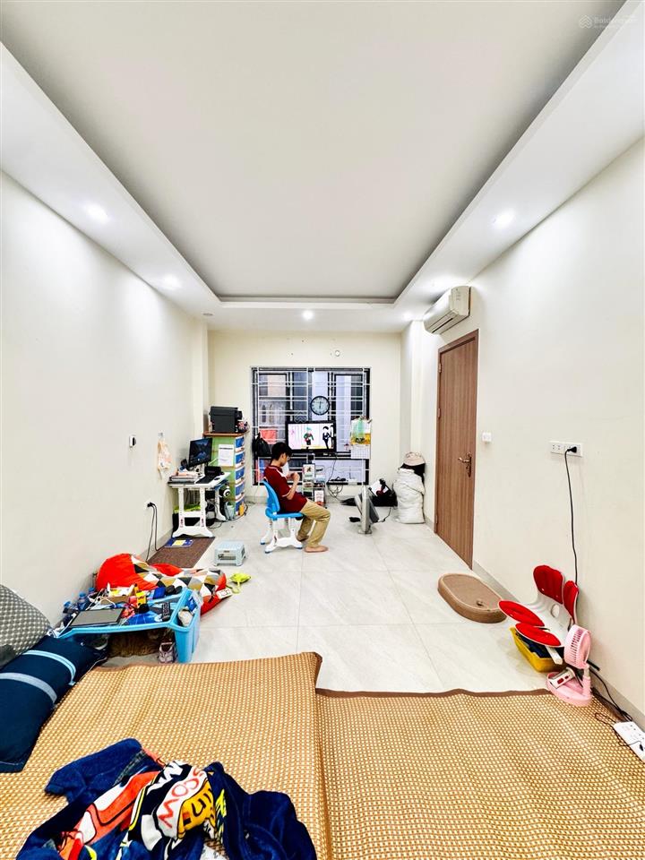 Bán nhà quan nhân, thanh xuân, 30m x 6 tầng, thang máy, mặt tiền 6m, giá 9,5 tỷ
