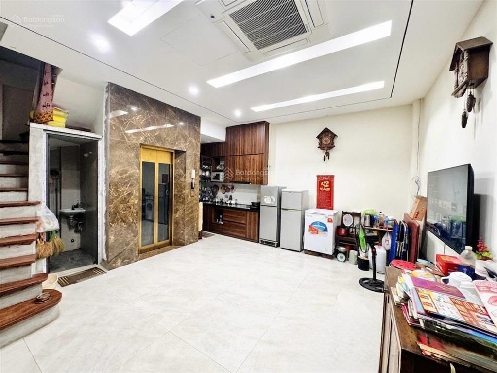 Bán nhà quan nhân, thanh xuân, 30m x 6 tầng, thang máy, mặt tiền 6m, giá 9,5 tỷ