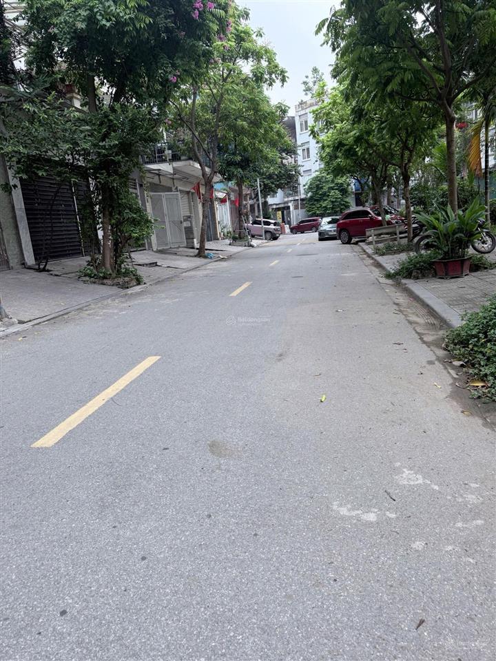 Bán liền kề kđt văn phú 90m, 5 tầng thang máy mt 4.5m view công viên vỉa hè ô tô tránh 20.5 tỷ