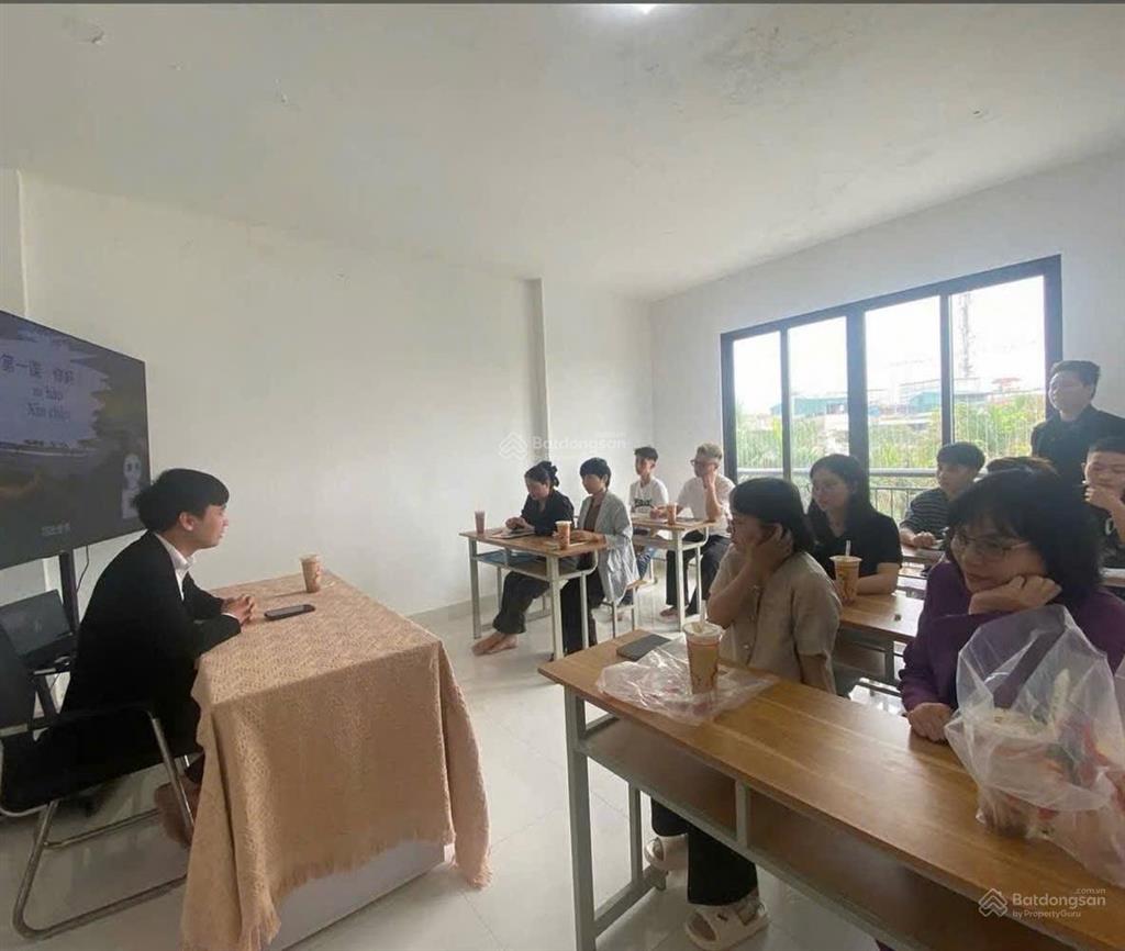 Bán liền kề kđt văn phú 90m, 5 tầng thang máy mt 4.5m view công viên vỉa hè ô tô tránh 20.5 tỷ