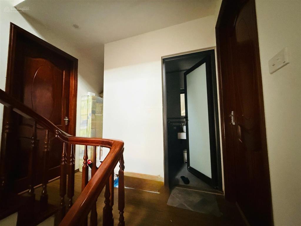 Bán nhà đường lụa hà đông, 41m2 5 tầng lô góc 2 thoáng ô tô vào nhà giá 10,6 tỷ có thương lượng