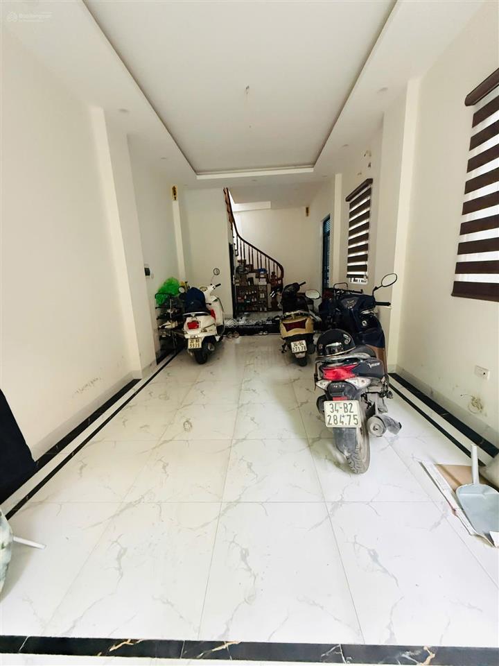 Bán nhà đường lụa hà đông, 41m2 5 tầng lô góc 2 thoáng ô tô vào nhà giá 10,6 tỷ có thương lượng