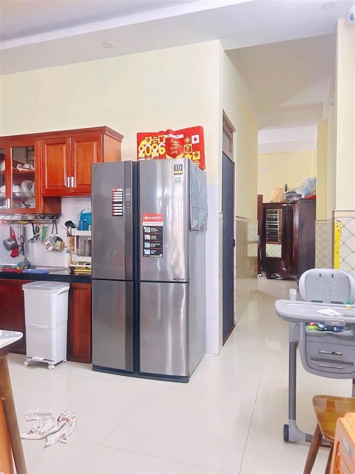 Bán Nhà Quách Thị Trang 100m2 3 Tầng 3 Phòng Ngủ Giá 8.3 Tỷ Đường 7.5m