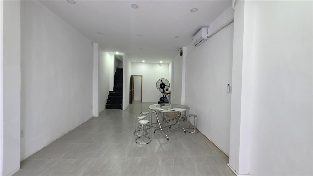 Bán Nhà Mặt Tiền Hoàng Diệu Trung Tâm Đà Nẵng, 54m2, Giá 12,5 Tỷ