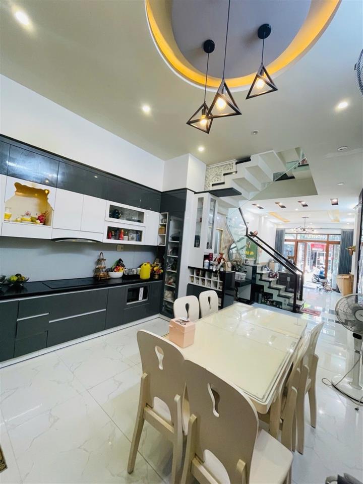 Bán nhà 3 tầng mặt tiền Thái Thị Bôi, 77,2m2, nở hậu 4,2m, giá 8,8 tỷ
