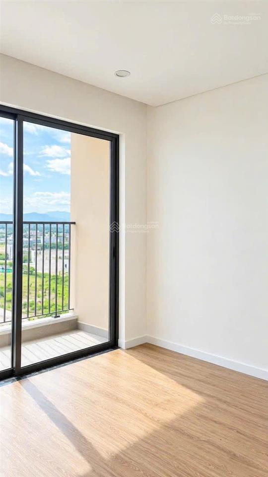 Căn hộ sân vườn 2pn 79.8m2 sân vườn 18m2 cực chill giá chỉ 33tr/m2 sổ lâu dài cạnh sông