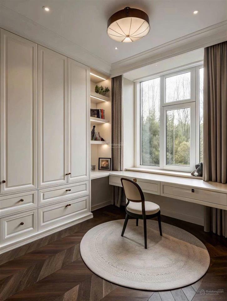 Chính chủ gửi bán căn hộ the wisteria 114m2, 3pn, nt nguyên bản, tầng cao, hướng mát,  0977 986 ***