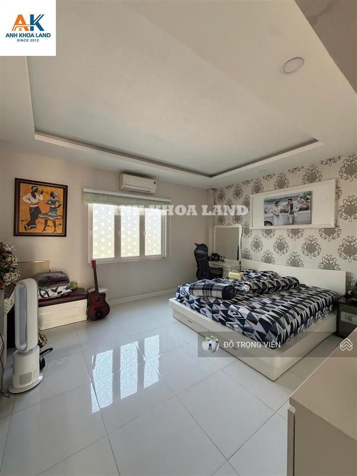 Nhà 3 tầng full nội thất, mặt tiền tự do  khu kiến thiết