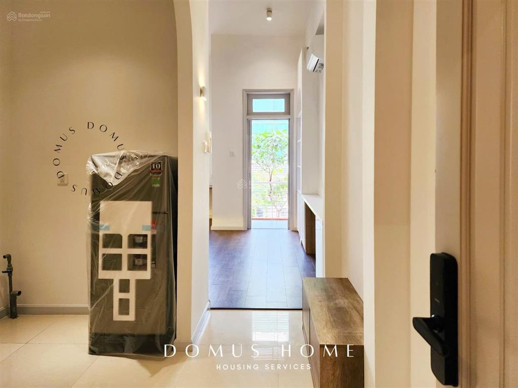 Siêu phẩm duplex trần cao ban công riêng view cửa sổ lớn