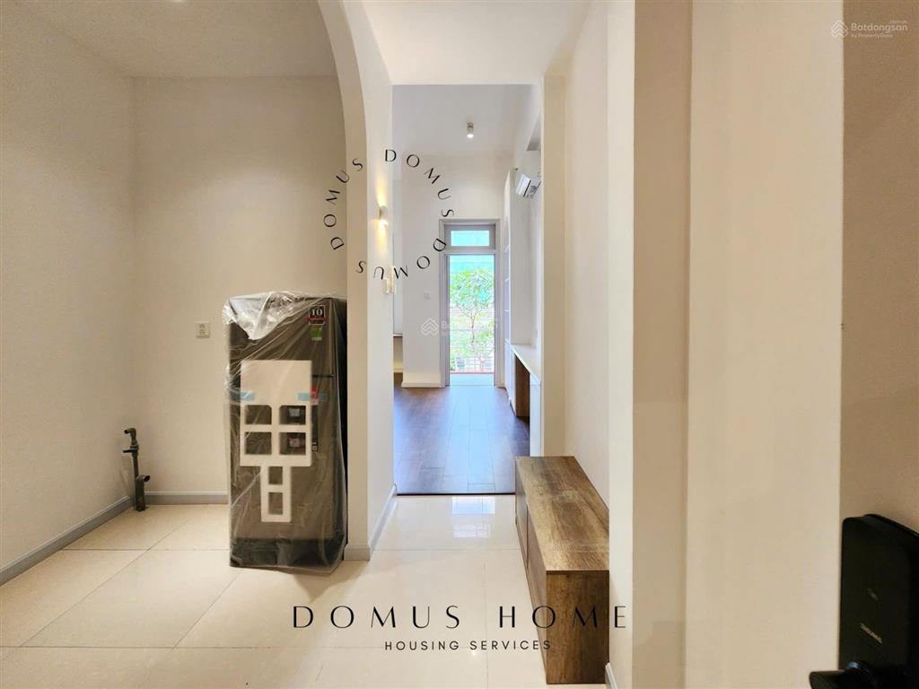 Siêu phẩm duplex trần cao ban công riêng view cửa sổ lớn