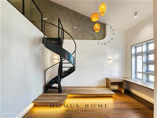 Siêu phẩm duplex trần cao ban công riêng view cửa sổ lớn