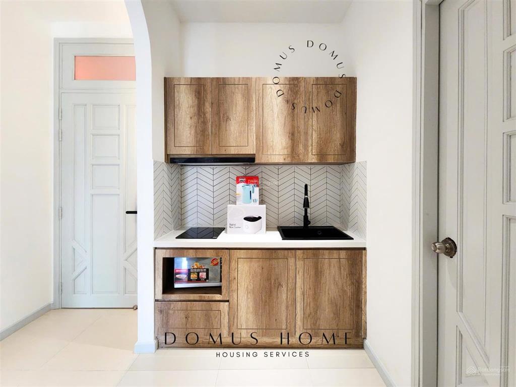 Siêu phẩm duplex trần cao ban công riêng view cửa sổ lớn