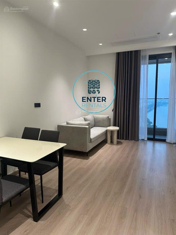 Cho thuê căn hộ sun cosmo 2pn 1wc tầng cao view sông full nội thất, giá t4/2026.  0989 584 ***