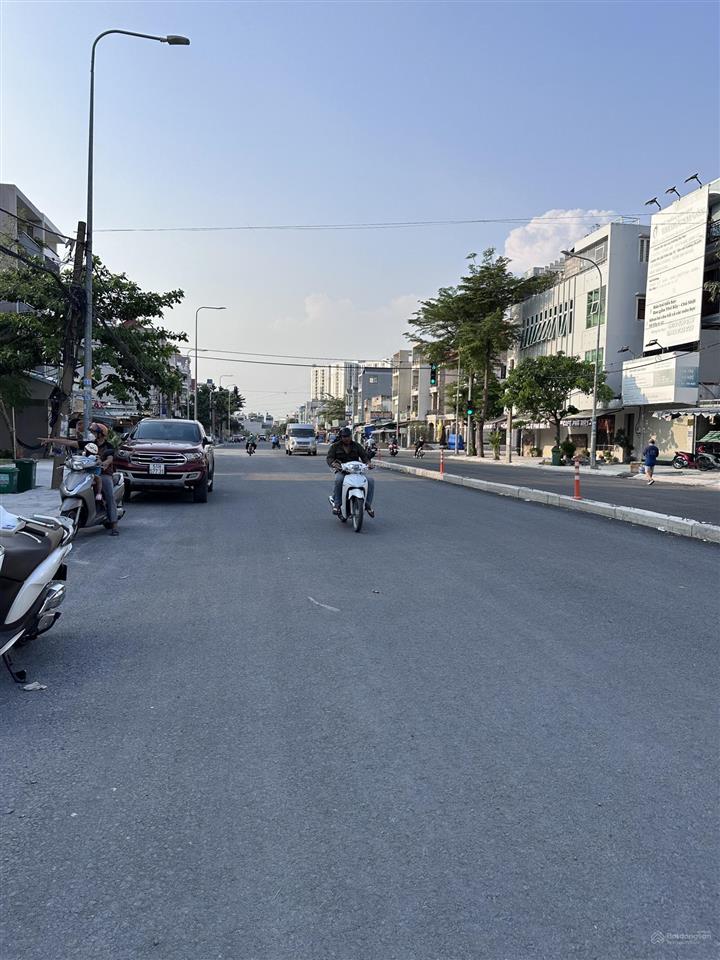 Chính chủ cần bán đất mặt tiền kinh doanh đường lê cơ sát võ văn kiệt thuận tiện đi lại các quận