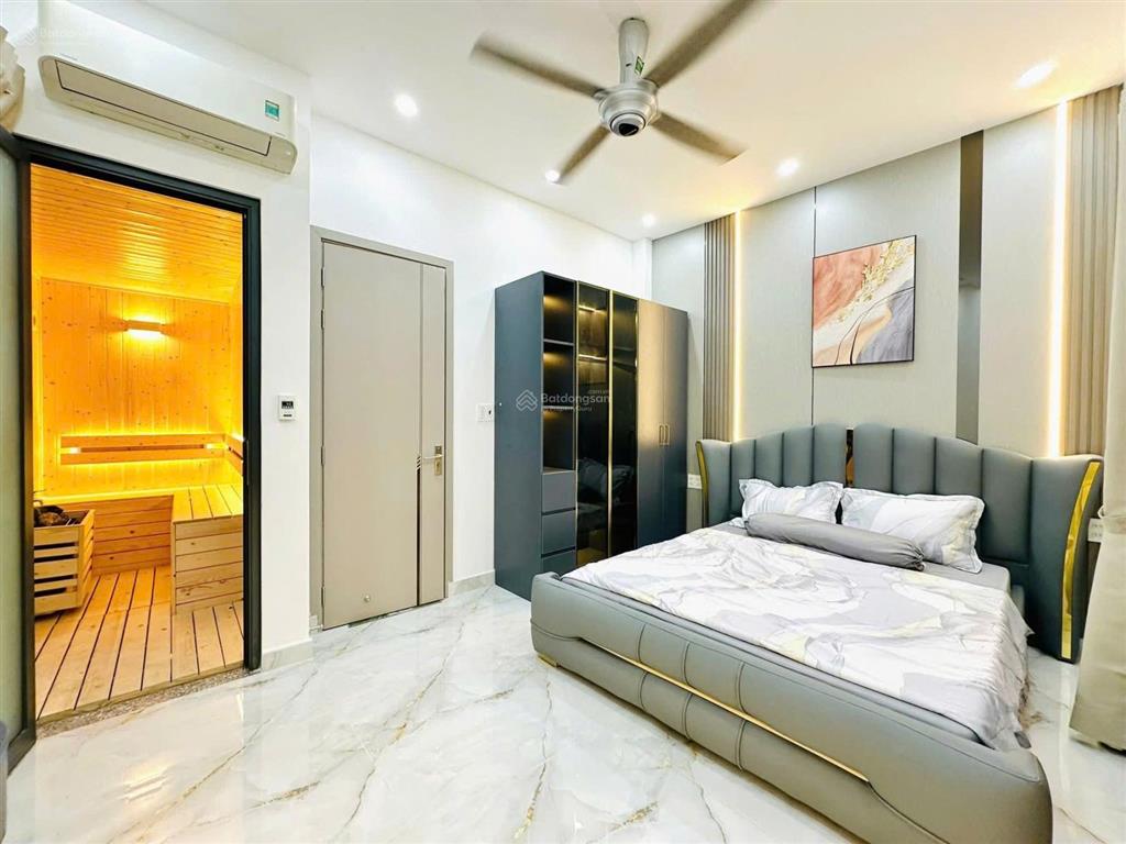 Biệt thự sát q3  khu vip hoàng sa  ngang 8m, 3 tầng  full nội thất