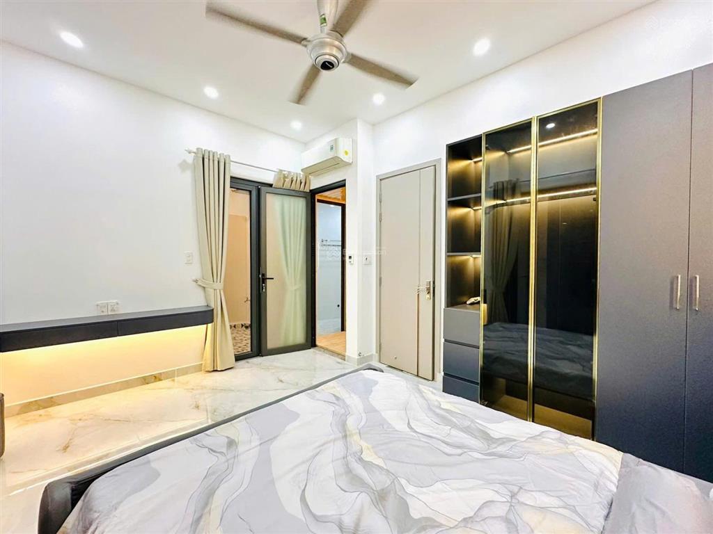 Biệt thự sát q3  khu vip hoàng sa  ngang 8m, 3 tầng  full nội thất