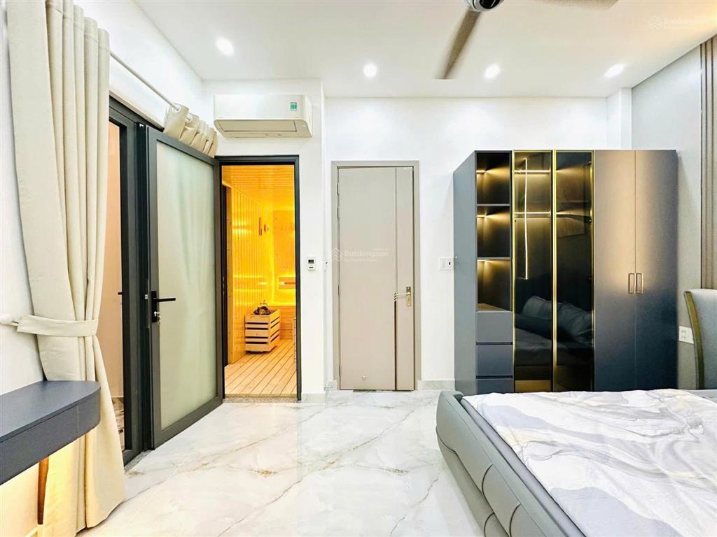 Biệt thự sát q3  khu vip hoàng sa  ngang 8m, 3 tầng  full nội thất