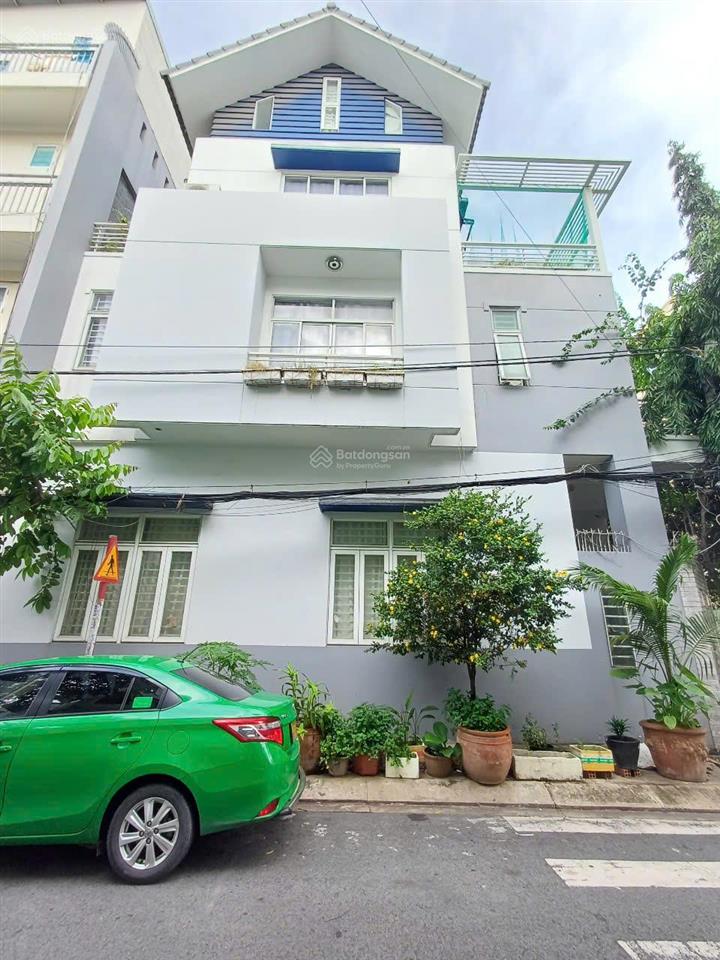 Biệt thự sát q3  khu vip cmt8  ngang 8m, 3 tầng  full nội thất
