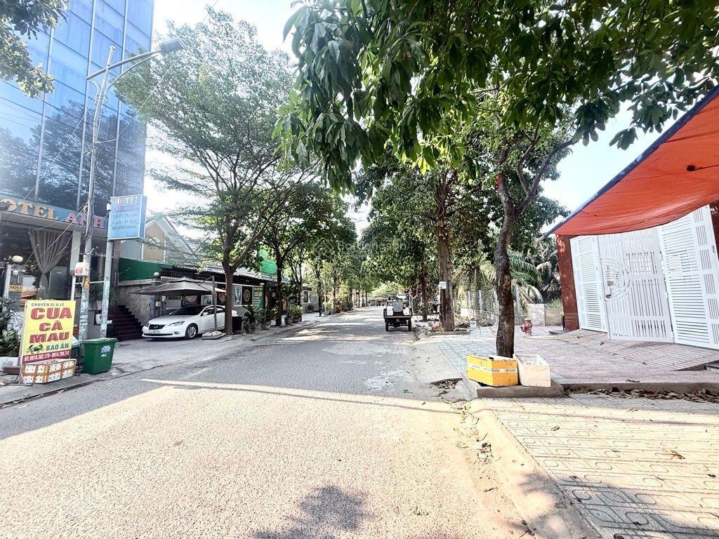 Biệt thự khu compound, lô góc 2mt, 200m2, full nội thất, sống đẳng cấp chỉ 20.8 tỷ