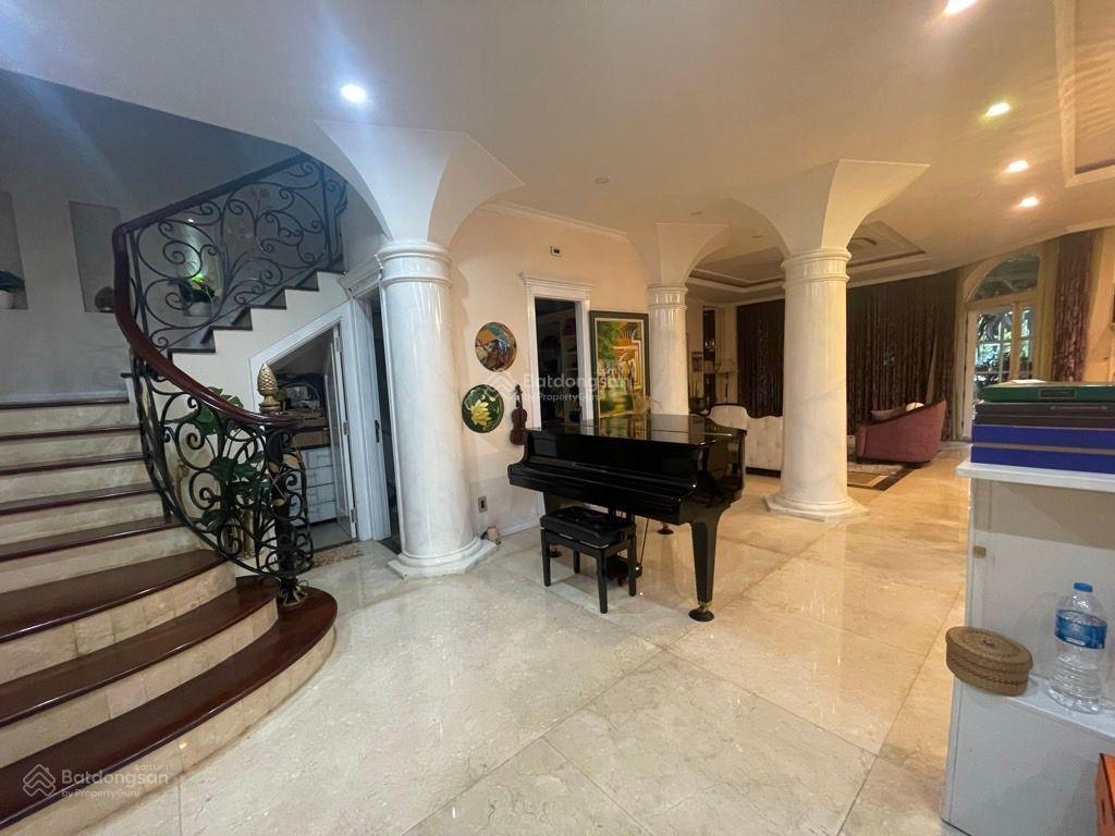 Biệt thự khu compound, lô góc 2mt, 200m2, full nội thất, sống đẳng cấp chỉ 20.8 tỷ