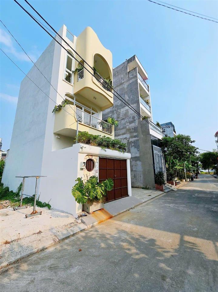 Nếu a/c cần nhà đẹp?? cần không gian sống thoải mái?? cần khu vực năng động!!! chỉ nhỉnh 5tỷ