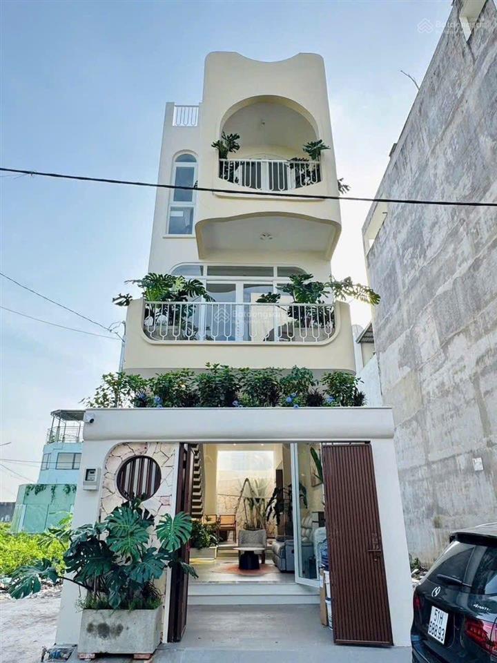 Nếu a/c cần nhà đẹp?? cần không gian sống thoải mái?? cần khu vực năng động!!! chỉ nhỉnh 5tỷ