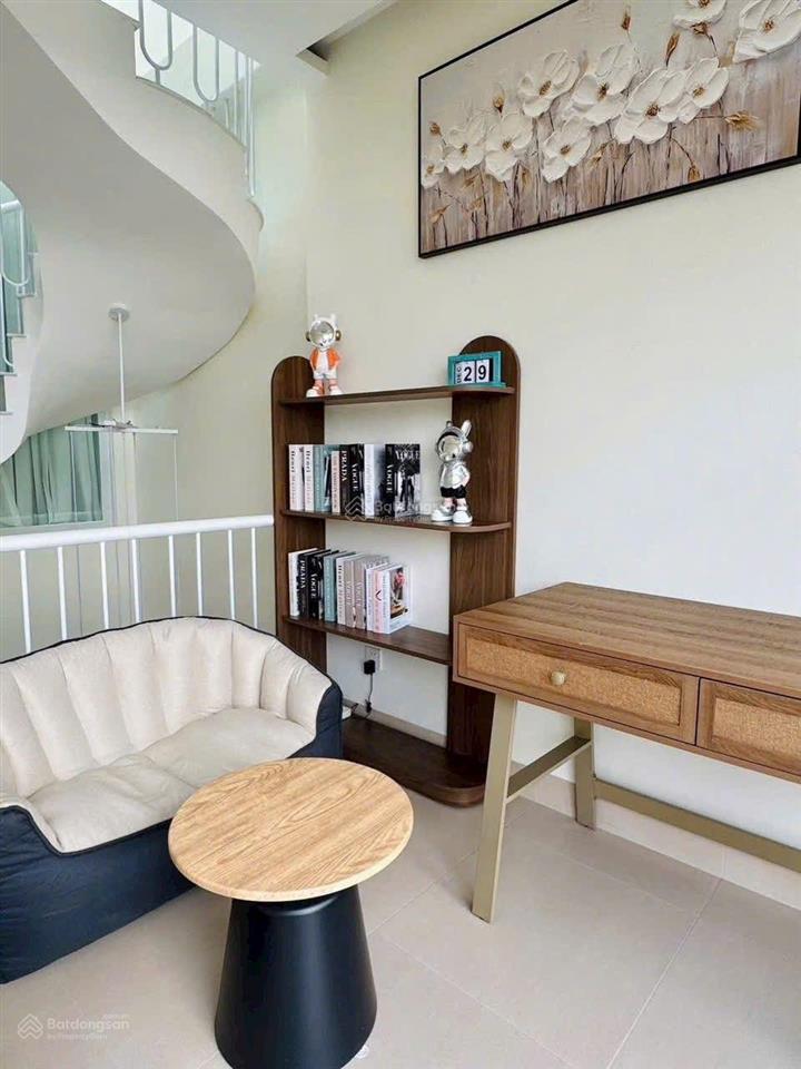 Nếu a/c cần nhà đẹp?? cần không gian sống thoải mái?? cần khu vực năng động!!! chỉ nhỉnh 5tỷ