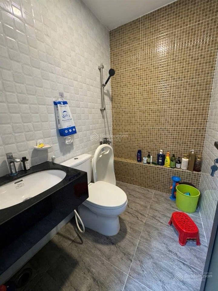 Ngay nút cao tốc phú hữu 5x18m, 3tầng, full nội thất,tương lai rất gần metro chỉ 9.95 tỷ.