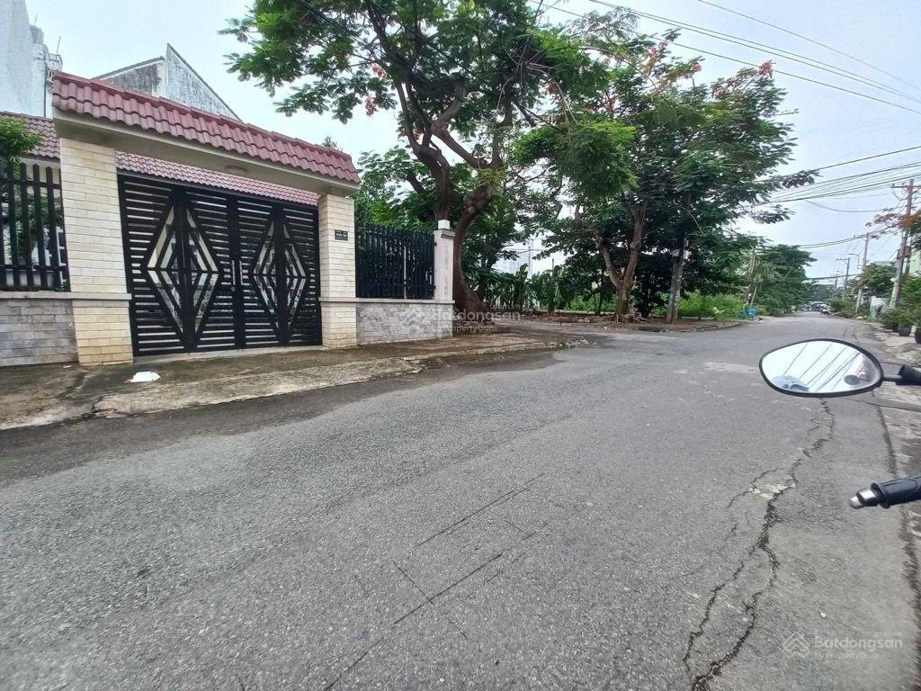 Ngay nút cao tốc phú hữu 5x18m, 3tầng, full nội thất,tương lai rất gần metro chỉ 9.95 tỷ.
