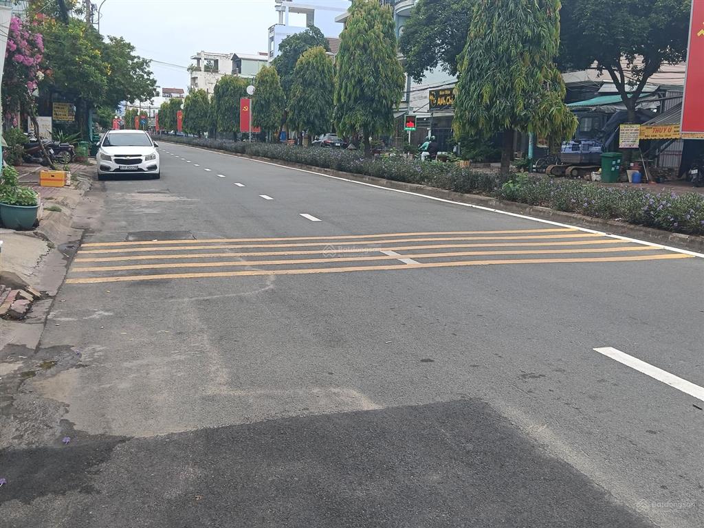 Biệt thự có hồ bơi, có sân vườn, sát global city,360m2, xem world cup chỉ 10phút tới svđ rạch chiếc