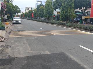 Biệt thự có hồ bơi, có sân vườn, sát global city,360m2, xem world cup chỉ 10phút tới svđ rạch chiếc