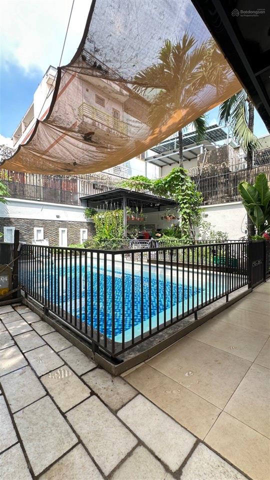 Biệt thự có hồ bơi, có sân vườn, sát global city,360m2, xem world cup chỉ 10phút tới svđ rạch chiếc