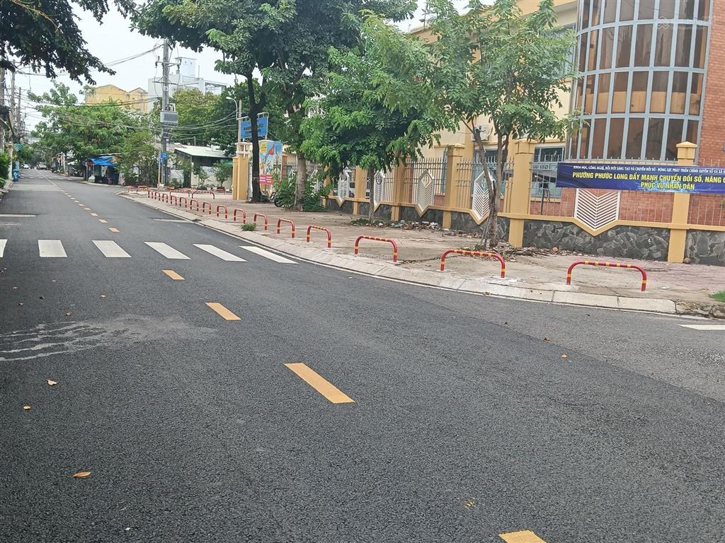 Biệt thự có hồ bơi, có sân vườn, sát global city,360m2, xem world cup chỉ 10phút tới svđ rạch chiếc