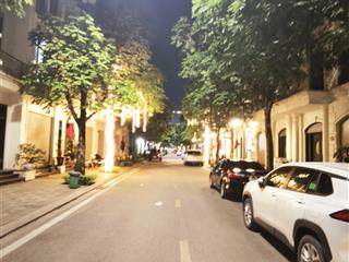 Độc quyền bán căn xẻ khe giá chốt trong tuần