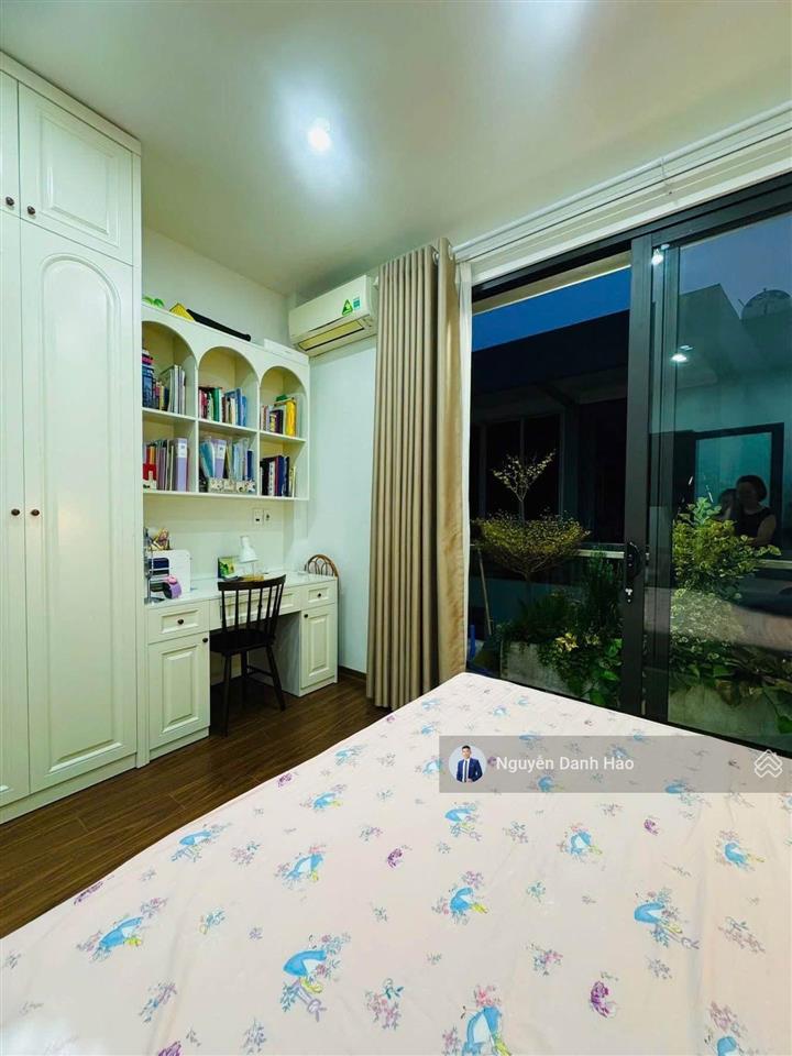 Bán nhà ngõ 61 hoàng cầu trên 10 tỷ oto cách vài mét, 50mx5 mặt tiền đẹp.