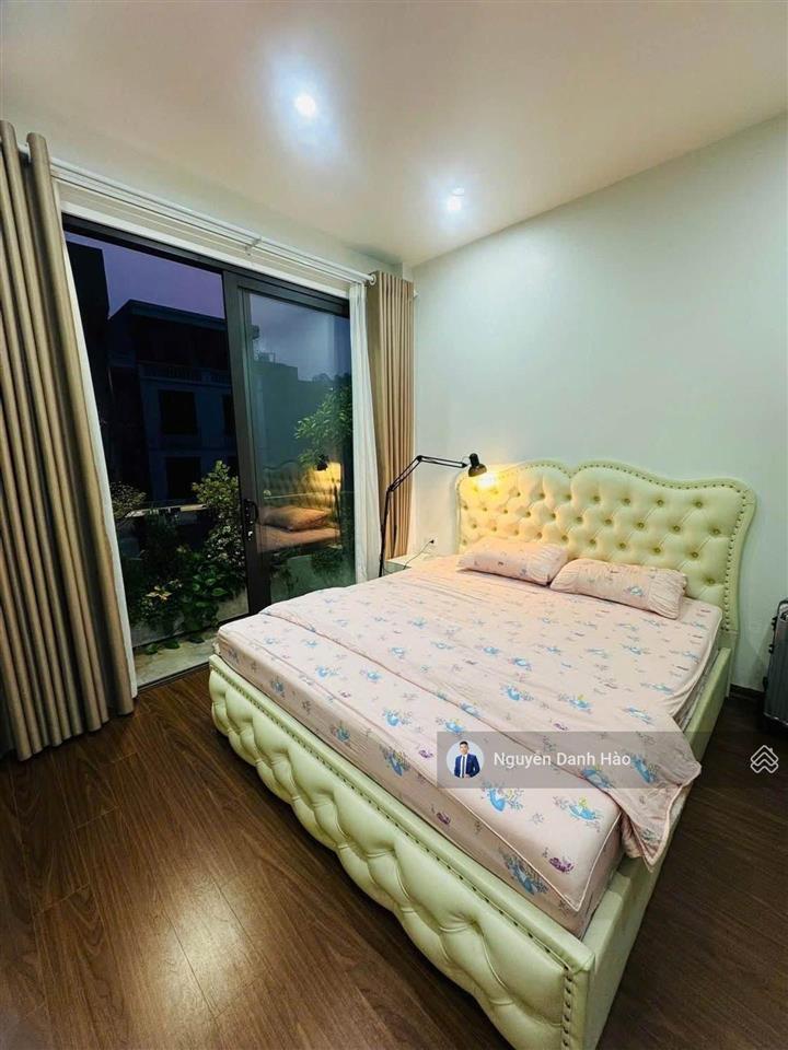 Bán nhà ngõ 61 hoàng cầu trên 10 tỷ oto cách vài mét, 50mx5 mặt tiền đẹp.