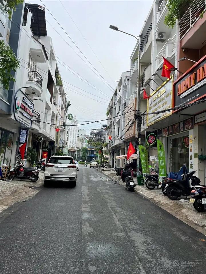 Cực hiếm bán nhà mặt tiền hoa hồng, phú nhuận  có hầm để xe  chỉ 23,8 tỷ