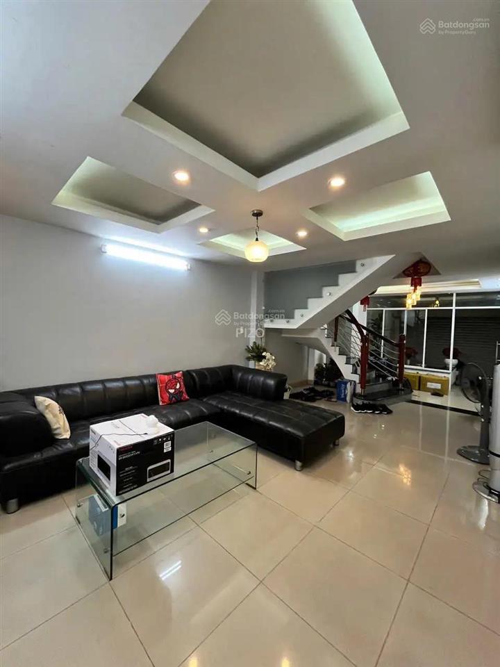 Cực hiếm bán nhà mặt tiền hoa hồng, phú nhuận  có hầm để xe  chỉ 23,8 tỷ
