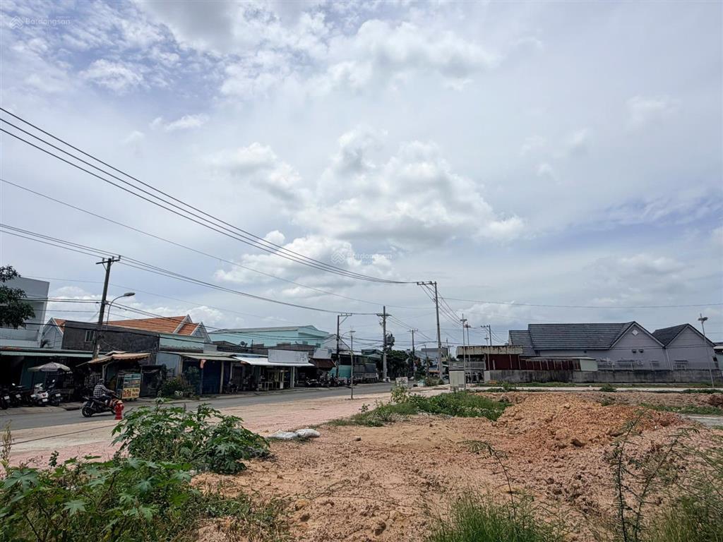 Chính chủ bán nhanh lô đất thổ cư rẻ hơn thị trường 1 tỷ, đường ô tô ngay chợ bình chánh