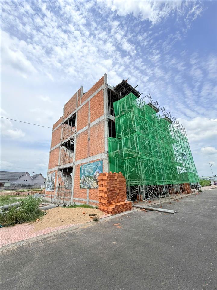 Lô góc 2 mặt tiền hoàng phan thái  193,6m2  sổ riêng